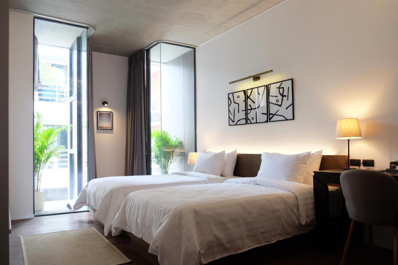 T2 Residence Sathorn Bangkok Extérieur photo